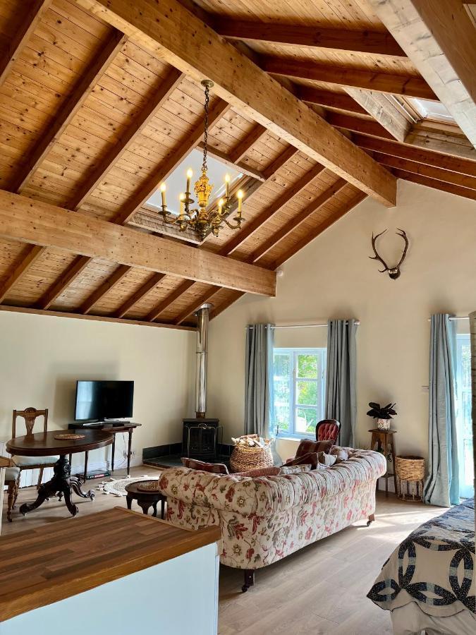 The Billiard Room - Cosy Country Retreat Abergavenny Exterior foto